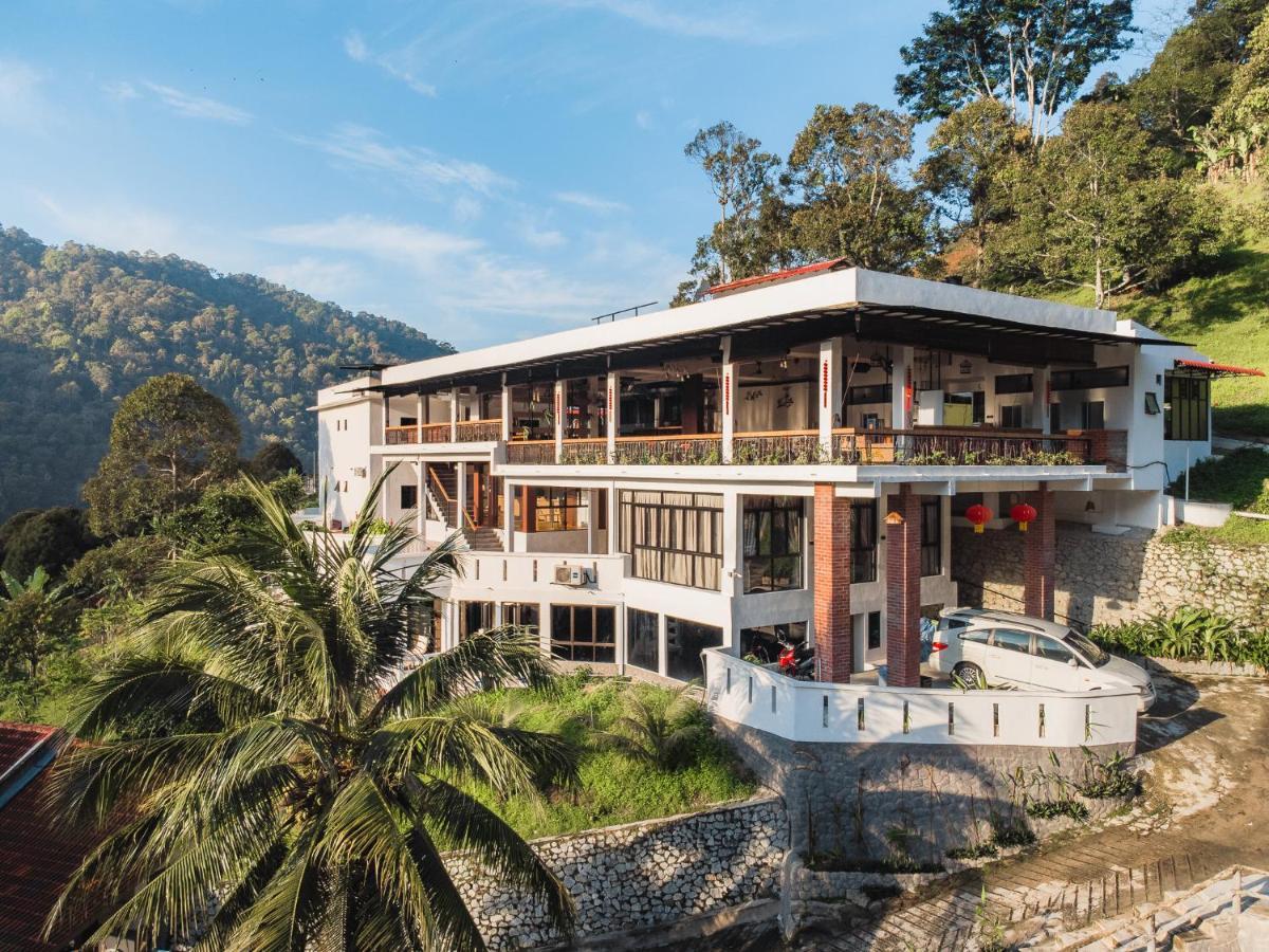 Ellin Forest Karaoke & Pool Resort Bukit Tinggi Bentong Exteriér fotografie