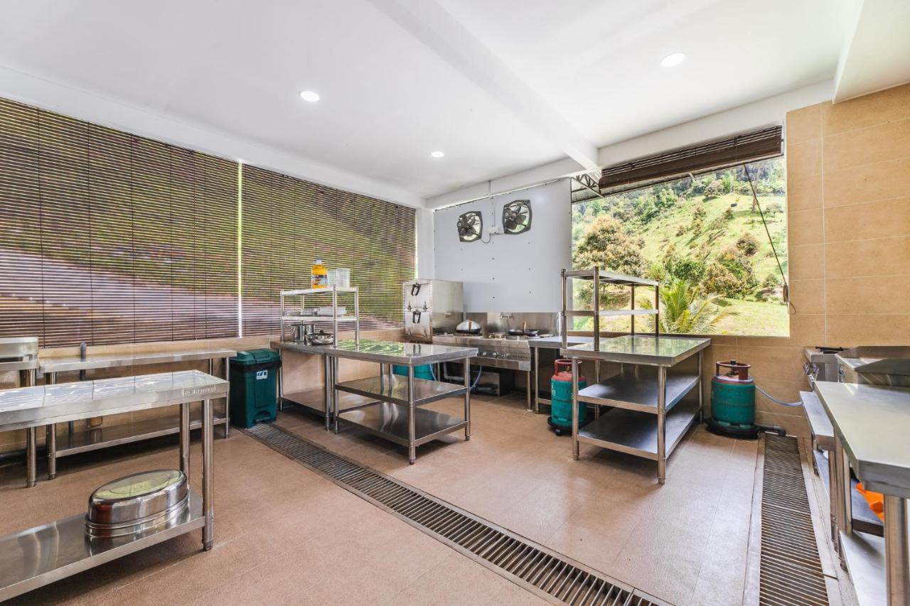 Ellin Forest Karaoke & Pool Resort Bukit Tinggi Bentong Exteriér fotografie